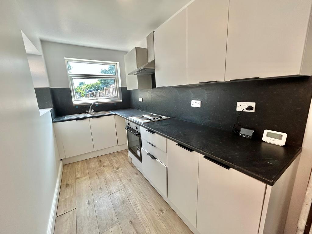Vale Road, Colwick, NOTTINGHAM - View 5