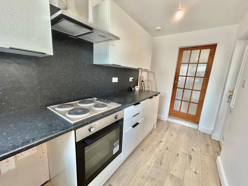 Vale Road, Colwick, NOTTINGHAM - View 6