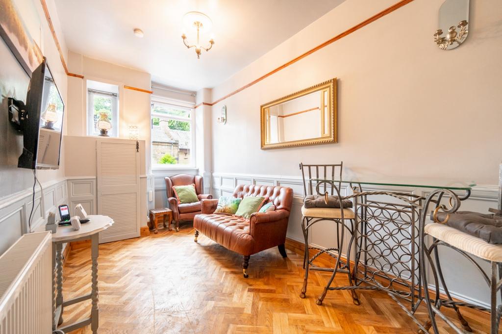 Apartment in Glasgow - View 3