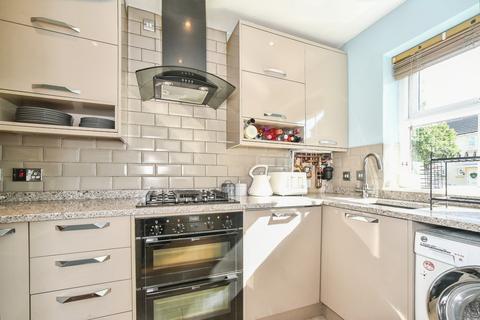 2 bedroom terraced house for sale, Cookham Road - Oakhurst, Swindon, SN25
