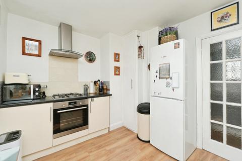 2 bedroom ground floor flat for sale, Wickham Road, Croydon, CR0