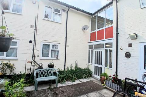 1 bedroom flat to rent, Foxfield, STEVENAGE