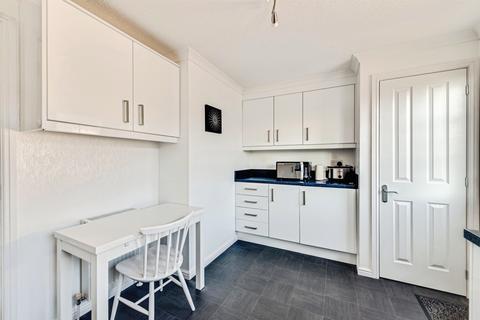 2 bedroom park home for sale, East Drive, Blunsdon, Swindon