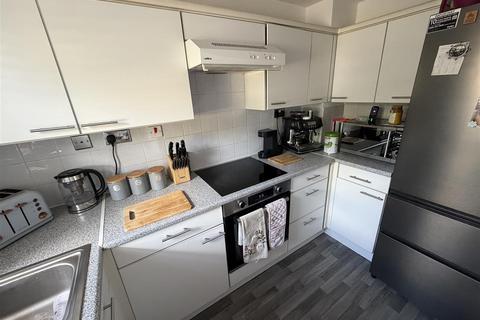 2 bedroom semi-detached house for sale, Rowe Mead, Pewsham, Chippenham