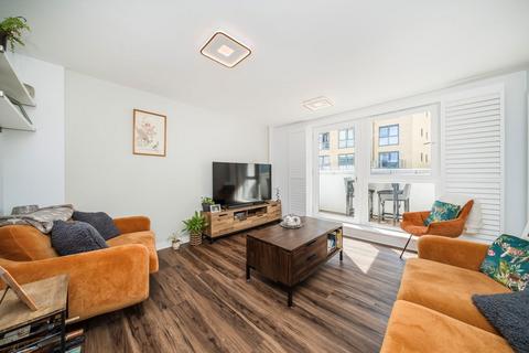 2 bedroom house to rent, Osiers Road, London SW18