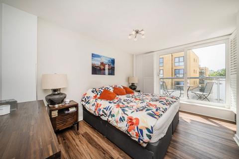 2 bedroom house to rent, Osiers Road, London SW18