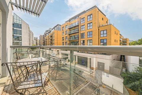 2 bedroom house to rent, Osiers Road, London SW18