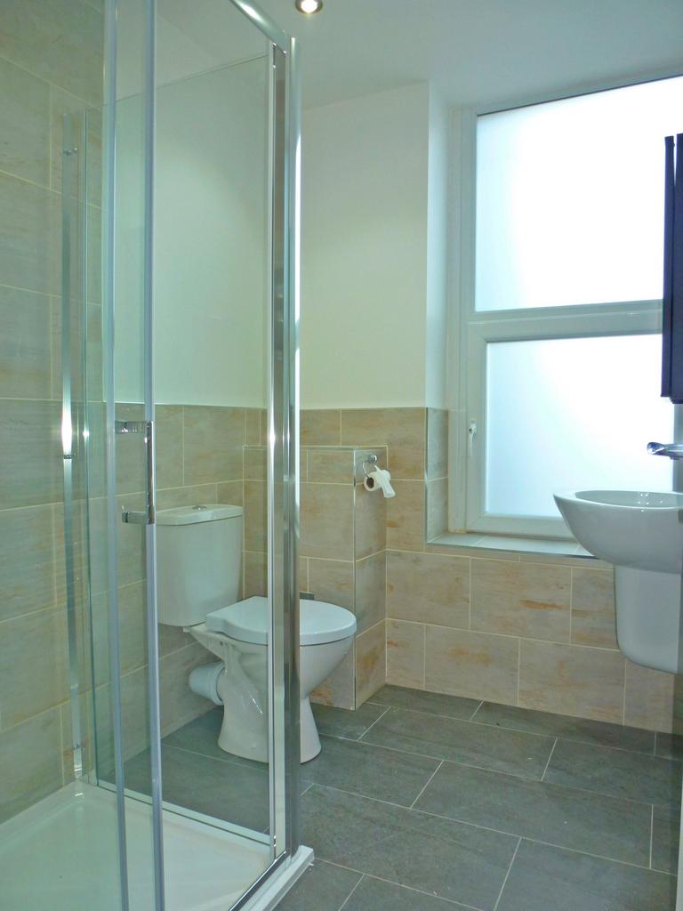 Apartment in Cardiff, Plasnewydd, Roath - View 2