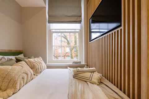 Studio to rent, Draycott Avenue, SW3