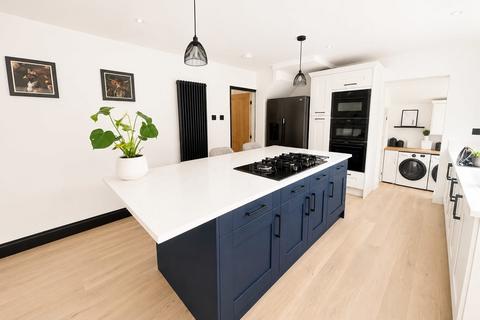 3 bedroom detached house for sale, Ollerdale Avenue, Sandy Lane, Bradford