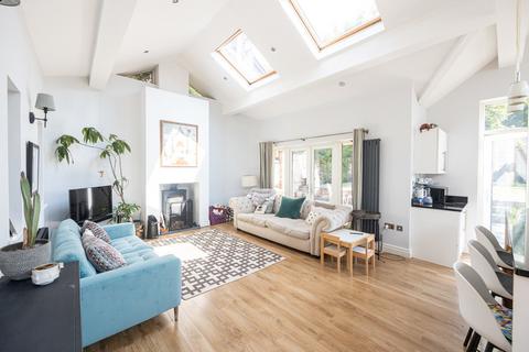 6 bedroom end of terrace house for sale, Vicarage Lane, Bowdon, Altrincham