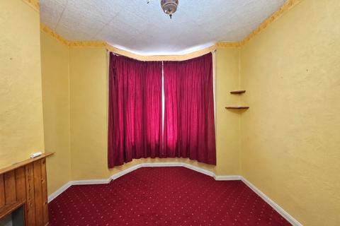 4 bedroom terraced house to rent, Burford Road, London, E6