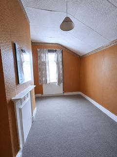 4 bedroom terraced house to rent, Burford Road, London, E6