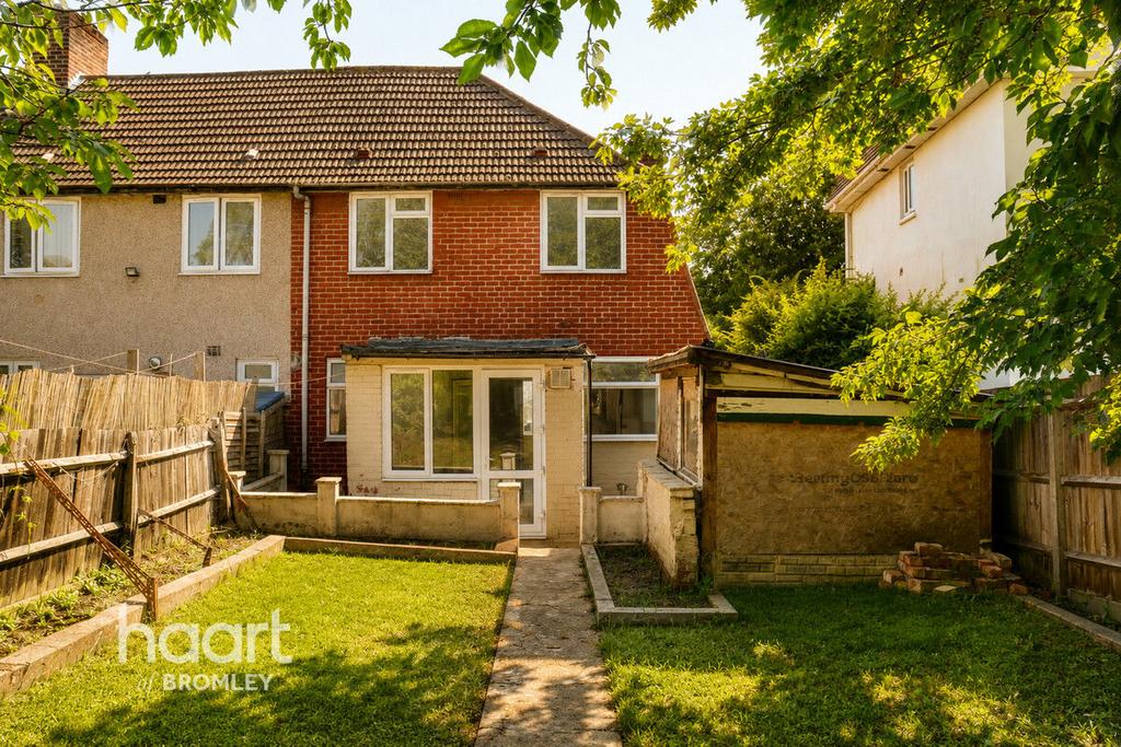 Detached house exterior, garden