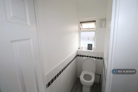 3 bedroom semi-detached house to rent, Kenilworth Road, Edgware, HA8