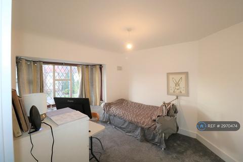 3 bedroom semi-detached house to rent, Kenilworth Road, Edgware, HA8
