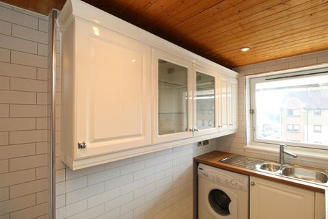 2 bedroom flat to rent, Craigton Street, Clydebank, G81