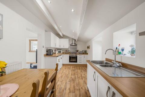 2 bedroom cottage for sale, Beck Hill, Bradford BD6