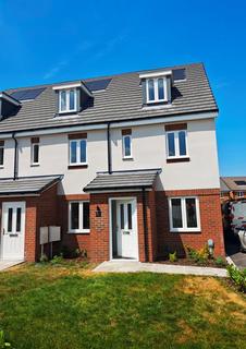 3 bed terraced house for rent in Hilperton. A brand new unfurnished town house located on a new development in Hilperton.