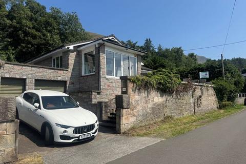 undefined, Long Row, Menstrie FK11