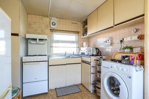 2 bedroom park home for sale, Weybridge Park Estate, Addlestone KT15