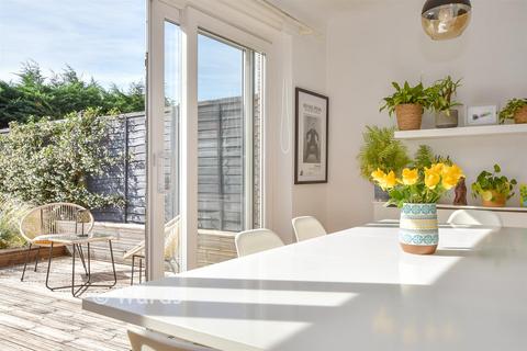 3 bedroom semi-detached house for sale, Larch Crescent, Tonbridge TN10