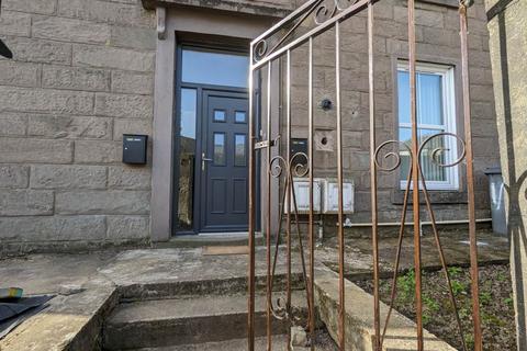 2 bedroom flat to rent, 18B Fleuchar Street, ,