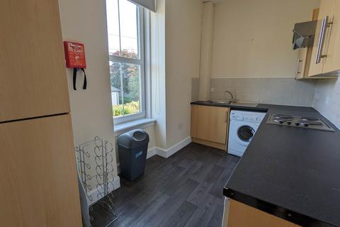2 bedroom flat to rent, 18B Fleuchar Street, ,