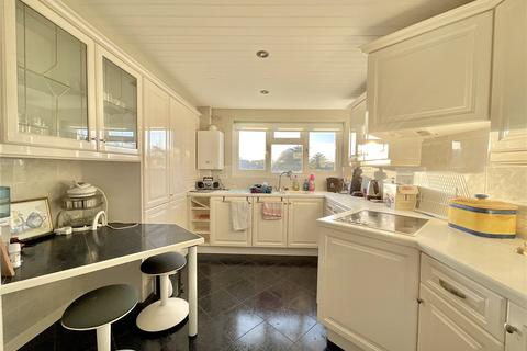 2 bedroom apartment for sale, Waterford Road, Highcliffe, Christchurch, Dorset, BH23