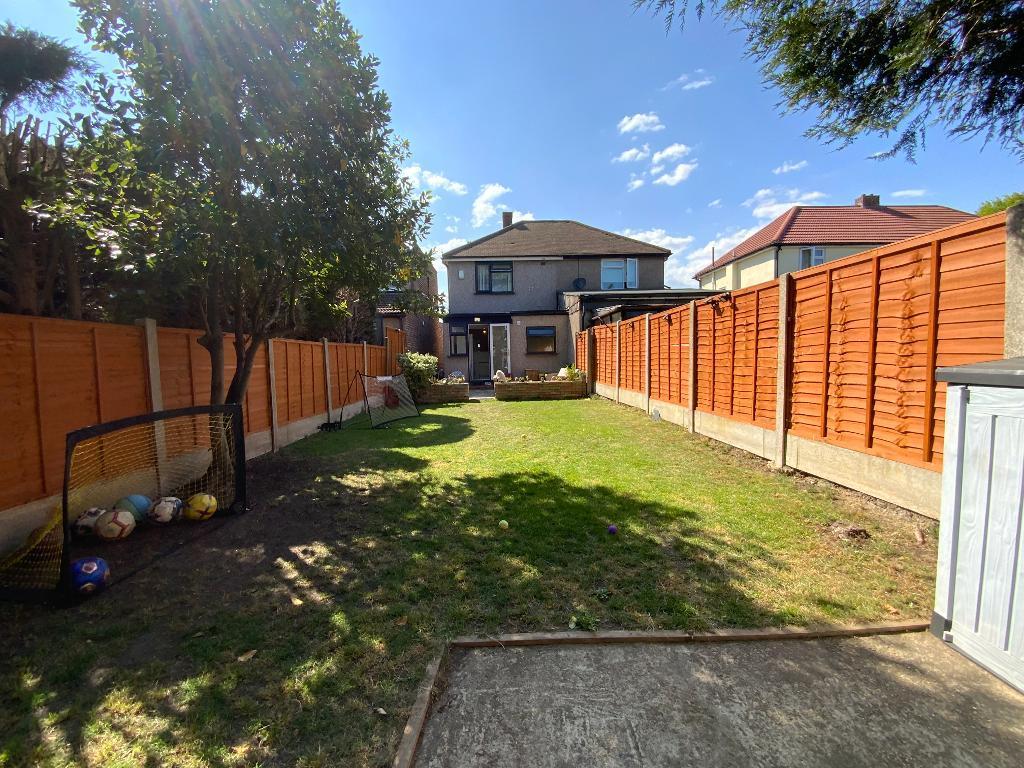 REAR GARDEN approx 50ft