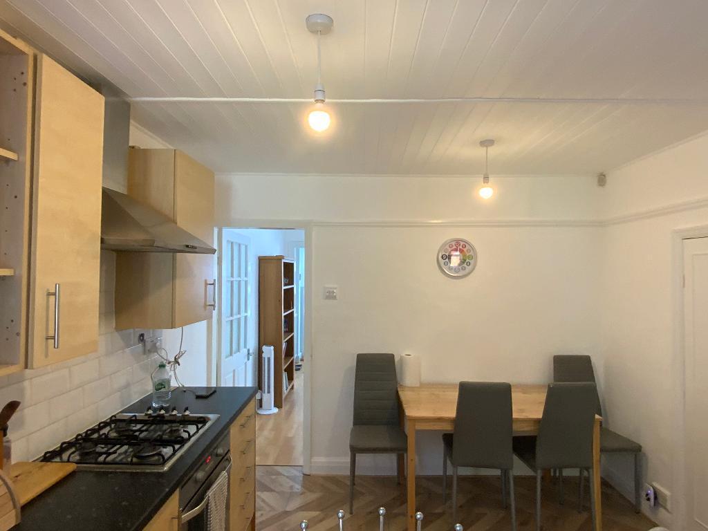 KITCHEN 10'4 x 9'6