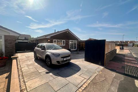 2 bedroom detached bungalow for sale, Cunningham Drive, Eastbourne