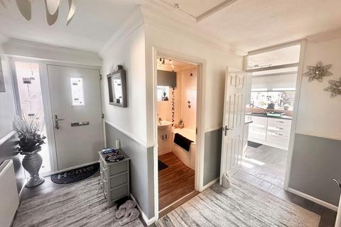 2 bedroom detached bungalow for sale, Cunningham Drive, Eastbourne
