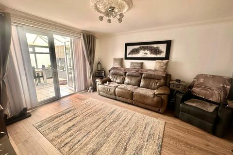 2 bedroom detached bungalow for sale, Cunningham Drive, Eastbourne