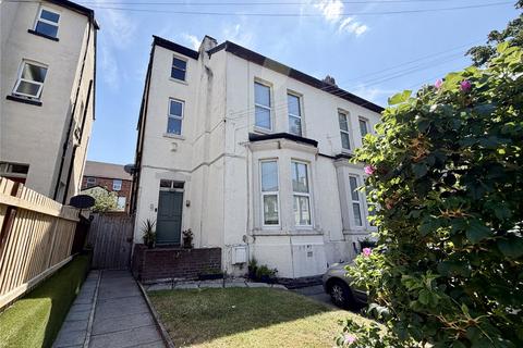2 bedroom apartment for sale, Courtenay Road, Waterloo L22