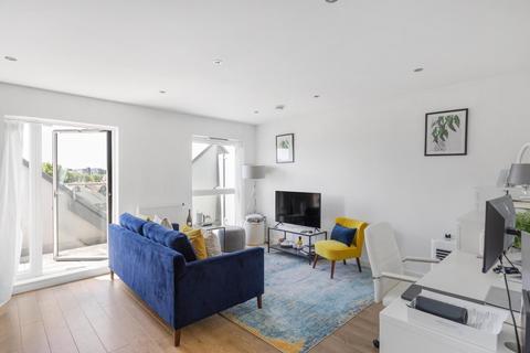 2 bedroom flat for sale, Greenaway Apartments, 37 Bedford Road, Clapham, London, SW4