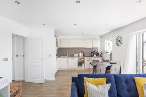 2 bedroom flat for sale, Greenaway Apartments, 37 Bedford Road, Clapham, London, SW4