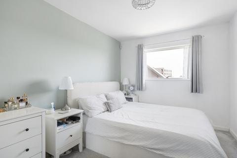 2 bedroom flat for sale, Greenaway Apartments, 37 Bedford Road, Clapham, London, SW4