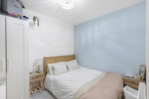 2 bedroom flat for sale, Greenaway Apartments, 37 Bedford Road, Clapham, London, SW4