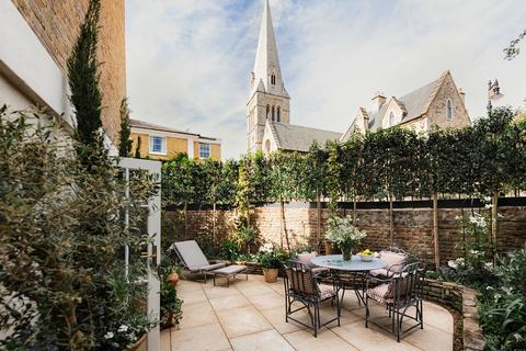 2 bedroom end of terrace house to rent, Bloomfield Terrace, Belgravia, London, SW1W