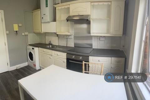 3 bedroom flat to rent, West Hendon Broadway, London, NW9