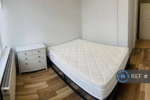 3 bedroom flat to rent, West Hendon Broadway, London, NW9