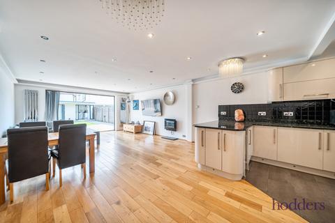 3 bedroom detached house for sale, Bourneside Road, Addlestone, Surrey, KT15