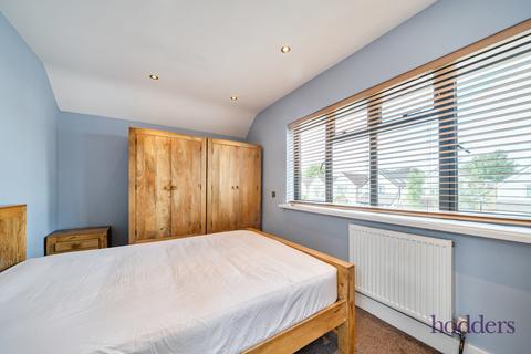 3 bedroom detached house for sale, Bourneside Road, Addlestone, Surrey, KT15
