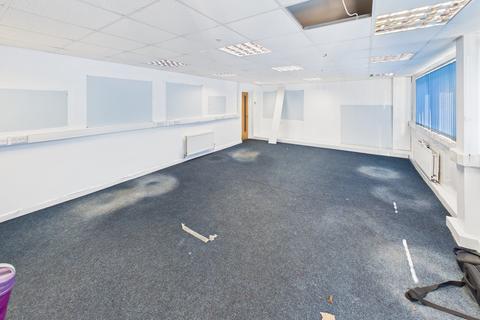 Distribution warehouse to rent, Glenfield Rd East Kilbride G75 0RA