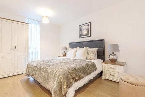 2 bedroom flat to rent, WINCHESTER HOUSE, Bracknell RG12