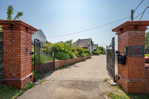 7 bedroom cottage for sale, Penrhiw Terrace, Blackwood NP12