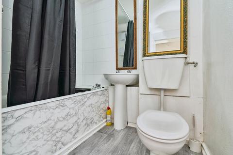 2 bedroom flat for sale, Parklands Gardens, Walsall, West Midlands, WS1