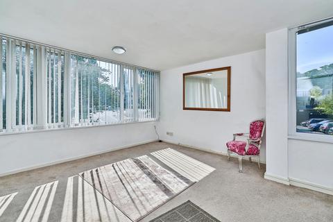 2 bedroom flat for sale, Parklands Gardens, Walsall, West Midlands, WS1
