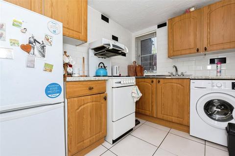 3 bedroom end of terrace house for sale, London Road, Grays, Essex, RM20